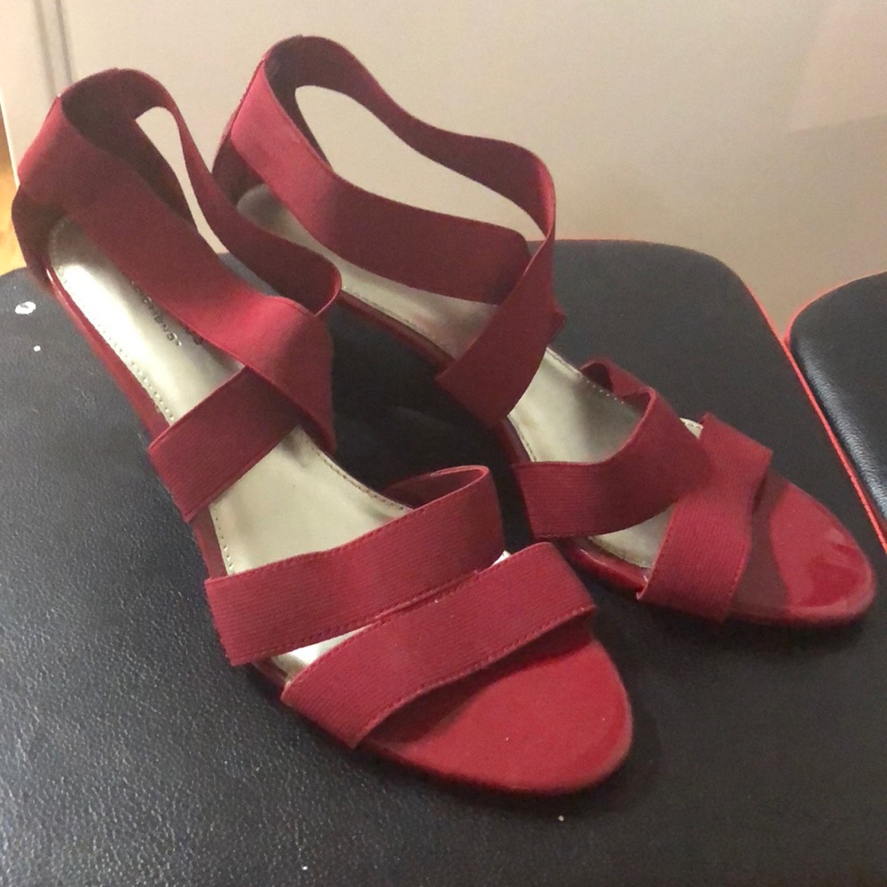 Women sandals 8.5 straps Red